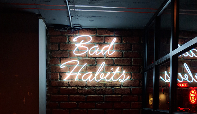 manan-chhabra-Bad_Habits-unsplash